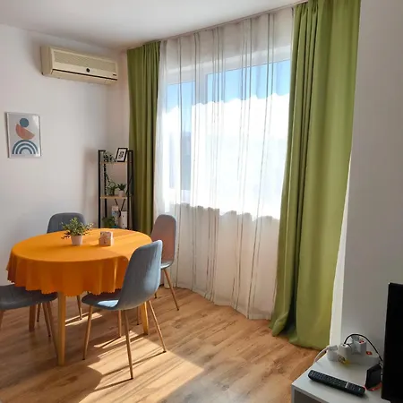 Apartament Sunny Cozy With A Pool Słoneczny Brzeg