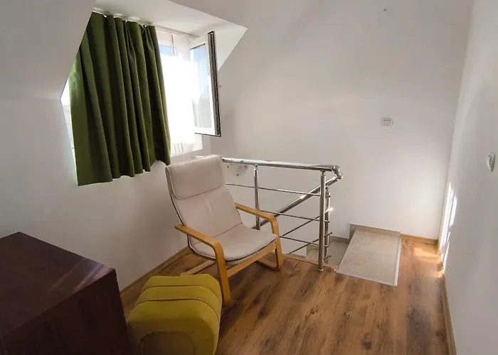 Sunny Cozy With A Pool Apartament