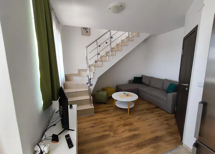 Apartament Sunny Cozy With A Pool Słoneczny Brzeg