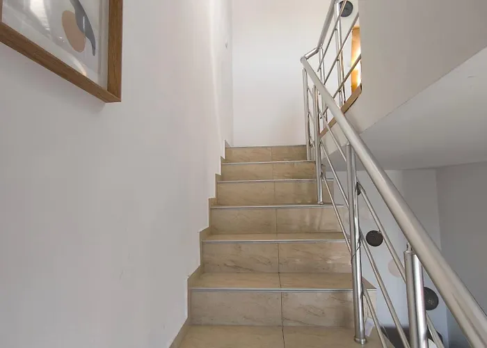 Sunny Cozy With A Pool 아파트 써니비치