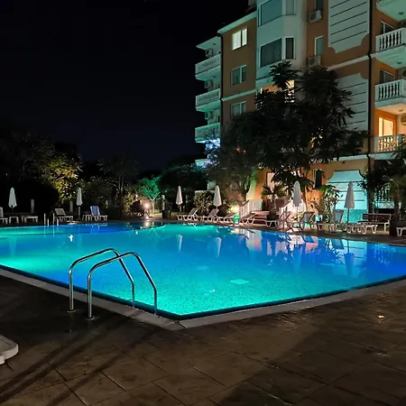 Sunny Cozy With A Pool * Слънчев бряг